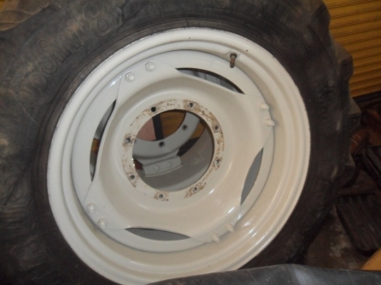 ขายแล้ว ขอบคุณผู้ช่วยภาคภูมิ "อช.หาดนวกร จ.ประจวบฯ มารับกะทะล้อ รุ่น7810 คาราโร่ ใส่รถไถลากเรือของ อช.หาดนวกร