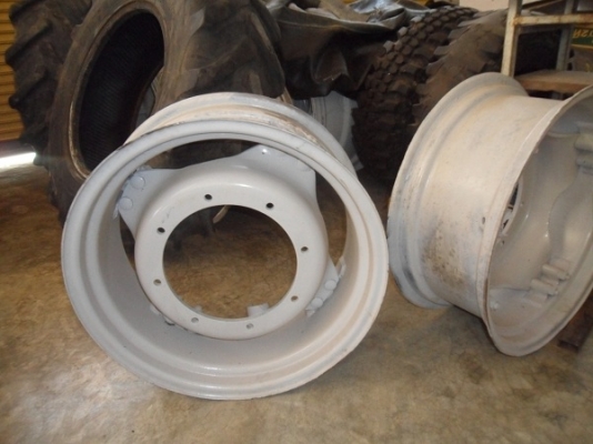 ขายแล้ว ขอบคุณผู้ช่วยภาคภูมิ "อช.หาดนวกร จ.ประจวบฯ มารับกะทะล้อ รุ่น7810 คาราโร่ ใส่รถไถลากเรือของ อช.หาดนวกร