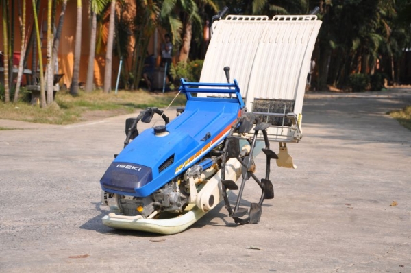 ขายรถดำนาราคาถูก ISEKI  สภาพสวยเดิมจากญี่ปุ่นยังไม่เคยใช้ในไทย 18,000เท่านั้น!!