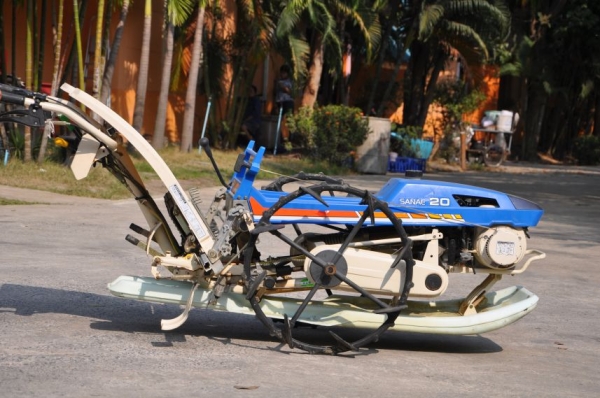 ขายรถดำนาราคาถูก ISEKI  สภาพสวยเดิมจากญี่ปุ่นยังไม่เคยใช้ในไทย 18,000เท่านั้น!!