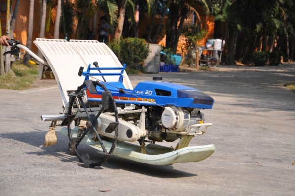 ขายรถดำนาราคาถูก ISEKI  สภาพสวยเดิมจากญี่ปุ่นยังไม่เคยใช้ในไทย 18,000เท่านั้น!!