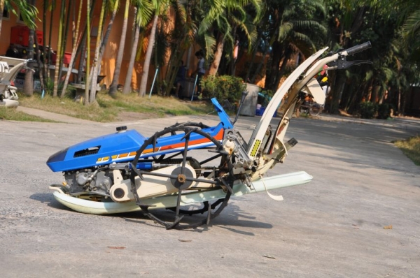 ขายรถดำนาราคาถูก ISEKI  สภาพสวยเดิมจากญี่ปุ่นยังไม่เคยใช้ในไทย 18,000เท่านั้น!!