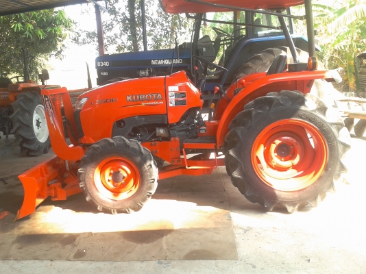 ขายรถไถคูโบต้า KUBOTA L 3608 (4WD) พร้อมใบมีดคานล่าง ขายรถไถคูโบต้า KUBOTA L 3608 (4WD) พร้อมใบมีดคานล่าง