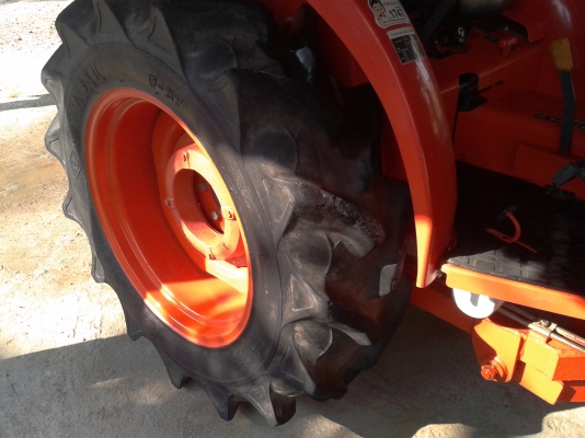ขายรถไถคูโบต้า KUBOTA L 3608 (4WD) พร้อมใบมีดคานล่าง ขายรถไถคูโบต้า KUBOTA L 3608 (4WD) พร้อมใบมีดคานล่าง