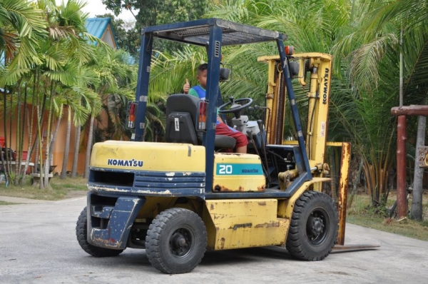 ขายFORKLIFT KOMATSU 2ตัน สภาพสวยเดิมจากญี่ปุ่นยังไม่เคยใช้ในไทย149,000เท่านั้น!!