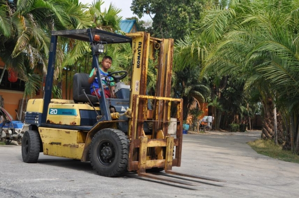 ขายFORKLIFT KOMATSU 2ตัน สภาพสวยเดิมจากญี่ปุ่นยังไม่เคยใช้ในไทย149,000เท่านั้น!!