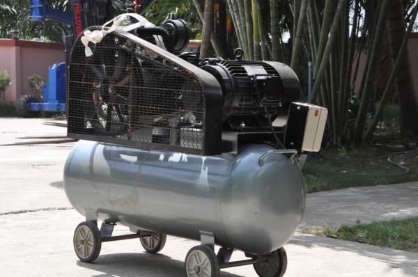 ขายปั้มลม3สูบ ใหม่ๆ เปิดตู้ติดมา(ไต้หวัน) คุณภาพส่งออก ยังไม่เคยใช้งานในไทย19,500เท่านั้น!!