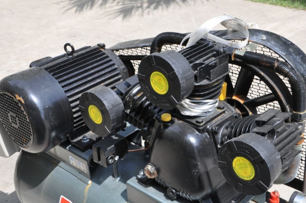 ขายปั้มลม3สูบ ใหม่ๆ เปิดตู้ติดมา(ไต้หวัน) คุณภาพส่งออก ยังไม่เคยใช้งานในไทย19,500เท่านั้น!!