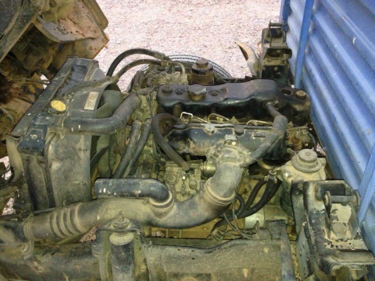 รถอีซูซุ 4 ล้อ ( ไม่ดั้ม ) 100  แรงม้า.   สนใจติดต่อ 081 - 6079515