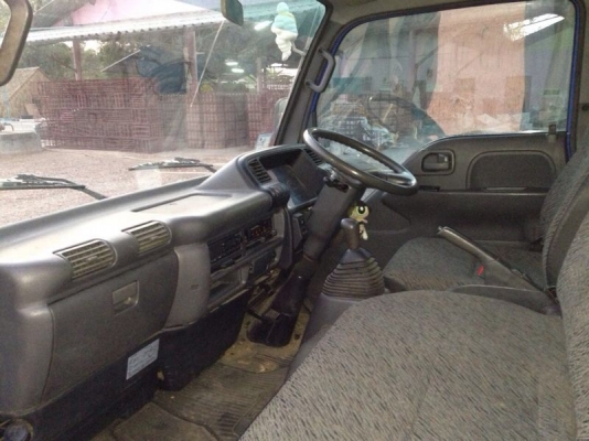 รถอีซูซุ 4 ล้อ ( ไม่ดั้ม ) 100  แรงม้า.   สนใจติดต่อ 081 - 6079515