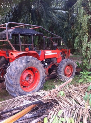 รถไถ KUBOTA  M - 9000.  สนใจติดต่อ 081 - 6079515