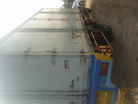 ขายรถตู้ISUZU หกล้อ7.20เมตร