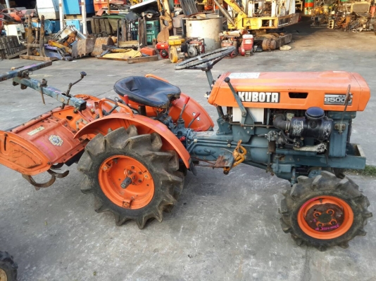 ขาย รถไถนา KUBOTA B5000 สองเพลา มือสองญี่ปุ่น ขาย รถไถนา KUBOTA B5000 สองเพลา มือสองญี่ปุ่น
