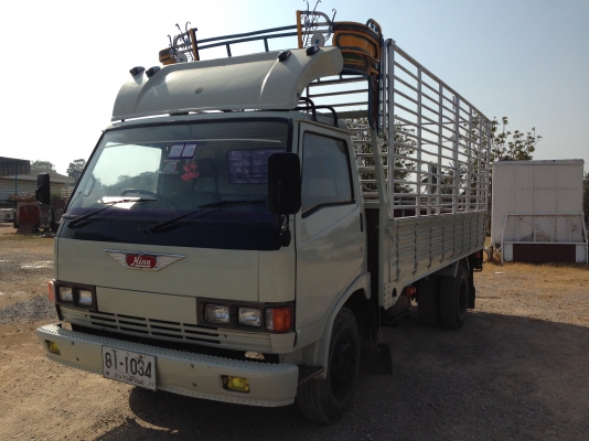 HINO FB113  เครื่อง 117 แรง  ยาว 5 ม. รถห้าง HINO  6 เกียร์