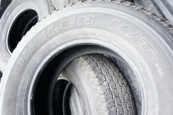 ขายยางบริสโตน 265/70ขอบ16 ปี12 สัปดาห์ที่48ครับปลายปีครับ