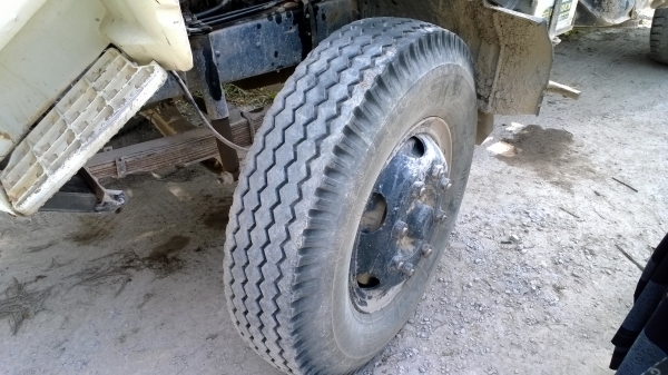 KR300และKL300 6ล้อดั้ม เฟืองท้ายฟูโซ่... สภาพดีทั้งคู่เลือกได้ ราคาต่างกันนิดเดียว เครื่องHO7CและEH700...