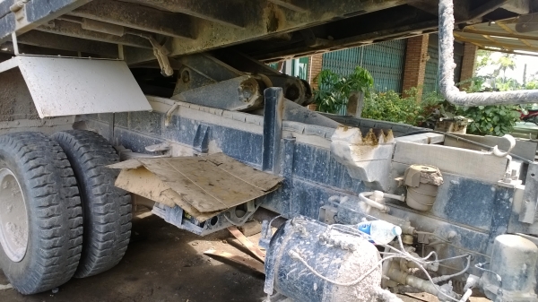 KR300และKL300 6ล้อดั้ม เฟืองท้ายฟูโซ่... สภาพดีทั้งคู่เลือกได้ ราคาต่างกันนิดเดียว เครื่องHO7CและEH700...