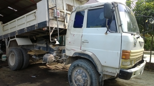 KR300และKL300 6ล้อดั้ม เฟืองท้ายฟูโซ่... สภาพดีทั้งคู่เลือกได้ ราคาต่างกันนิดเดียว เครื่องHO7CและEH700...