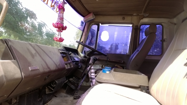 KR300และKL300 6ล้อดั้ม เฟืองท้ายฟูโซ่... สภาพดีทั้งคู่เลือกได้ ราคาต่างกันนิดเดียว เครื่องHO7CและEH700...