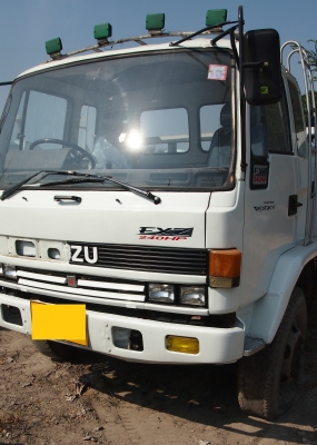 พื้นเรียบ Isuzu 240 แรง