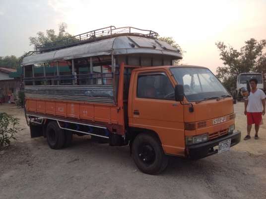 ISUZU. NKRเครื่อง110แรงม้าเครื่องดี ISUZU. NKRเครื่อง110แรงม้าเครื่องดี