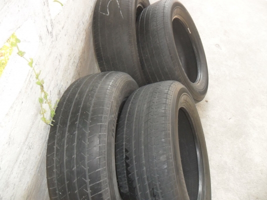 ยาง BRIDGESTONE 215/60R16 ปี11 สวยๆ 4 เส้น ราคา 2200 บาท