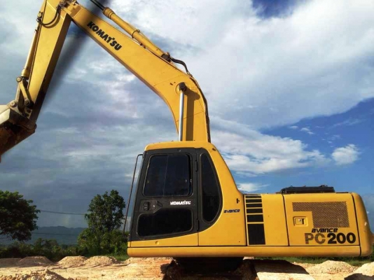 รถขุด KOMATSU PC200-6 S/N 9xxxx ราคาต่อรองได้ มีทะเบียน