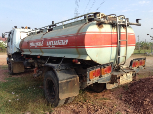 HINO 6 ล้อ รถน้ำ8000 ลิตร ขายตามสภาพรถใช้งานอยู่ซัซซีมีผุแค่ด้านซ้าย เครื่อง 168แรง พวงมาลัยเพาเวอร์ ยาง 900 ขาย 410,000 HINO 6 ล้อ รถน้ำ8000 ลิตร ขายตามสภาพรถใช้งานอยู่ซัซซีมีผุแค่ด้านซ้าย เครื่อง 168แรง พวงมาลัยเพาเวอร์ ยาง 900 ขาย 410,000