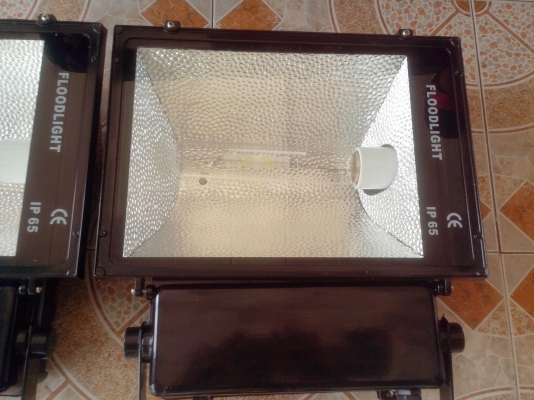 ขายสปอรตไล สนามราคาถูกใหม่มากๆ เก่าเก็บไม่ได้ใช้ ขายถูกๆ 1คู่