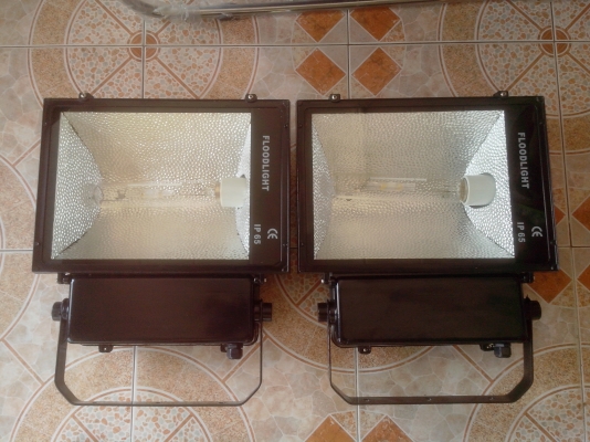 ขายสปอรตไล สนามราคาถูกใหม่มากๆ เก่าเก็บไม่ได้ใช้ ขายถูกๆ 1คู่