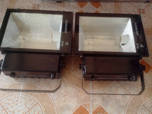 ขายสปอรตไล สนามราคาถูกใหม่มากๆ เก่าเก็บไม่ได้ใช้ ขายถูกๆ 1คู่