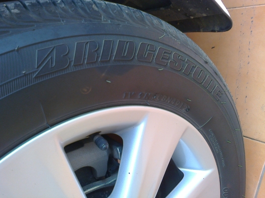 ขาย 15,000บาท ล้อแม็กพร้อมยาง ขาย 15,000บาท ล้อแม็กพร้อมยาง