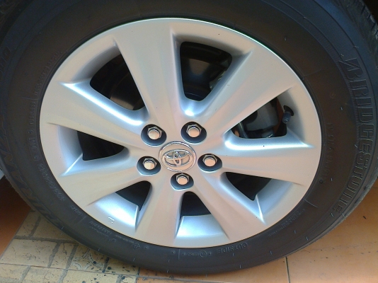 ขาย 15,000บาท ล้อแม็กพร้อมยาง ขาย 15,000บาท ล้อแม็กพร้อมยาง