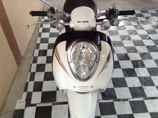 ขาย!!!ฮอนด้าสกู๊ปปี้ไอ ปี55 รถเครื่องดีคับ มีเล่มทะเบียนครบ ภาษีไม่หมด