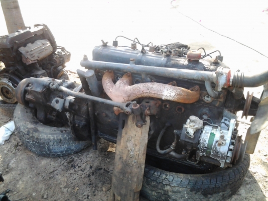 ขายเครื่องฮีโน่ DQ100 6 สูป 110 แรงม้า อยู่ในรถ KM 540 ขายพร้อมเกียร์ เครื่องแน่น ขาย 38,000 บาท