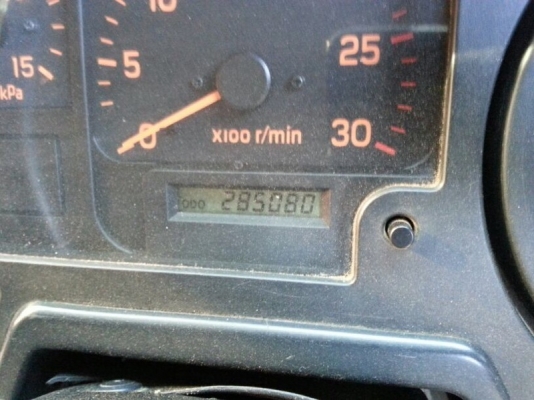 รถอีซูซุ 12 ล้อดั้ม FXZ 270 แรงม้า. ปี 51  ( ขายแม่ , ลุก )  สนใจติดต่อ 081 - 6079515