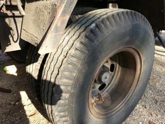 รถอีซูซุ 12 ล้อดั้ม FXZ 270 แรงม้า. ปี 51  ( ขายแม่ , ลุก )  สนใจติดต่อ 081 - 6079515