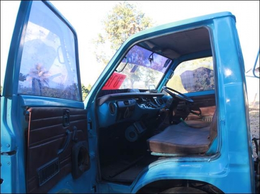 ขาย รถ 6 ล้อ ดั้มกระเทย ISUZU TL 85 แรงม้า ปี25