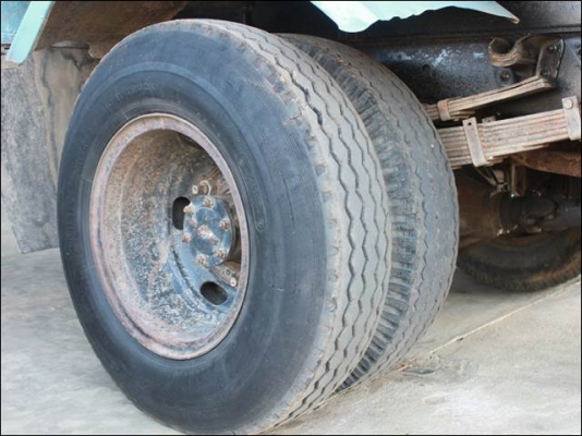 ขาย รถ 6 ล้อ ดั้มกระเทย ISUZU TL 85 แรงม้า ปี25