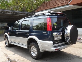 FORD EVEREST limited 2.5 AT ปี 2004 รถเจ้าของเดียว จัดไฟแนนซ์ได้ T.086-527-9533