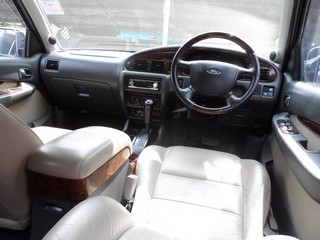 FORD EVEREST limited 2.5 AT ปี 2004 รถเจ้าของเดียว จัดไฟแนนซ์ได้ T.086-527-9533
