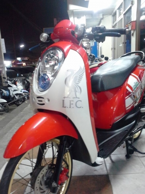 Honda Scoopy – i รถสวยปี 2555 ลายลิเวอร์พูล ลายลิขสิทธิ์แท้ ขายถูก Honda Scoopy – i รถสวยปี 2555 ลายลิเวอร์พูล ลายลิขสิทธิ์แท้ ขายถูก