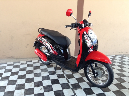 ขาย!!!ฮอนด้าสกู๊ปปี้ไอ ปี55 รถเครื่องดีคับ มีเล่มทะเบียนครบ ภาษีไม่หมด