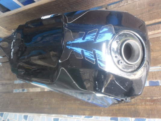 ขานถังKsr 1ใบครับ สภาพสวยๆครับ ค่อนใหม่ไม่มีสนิมครับ