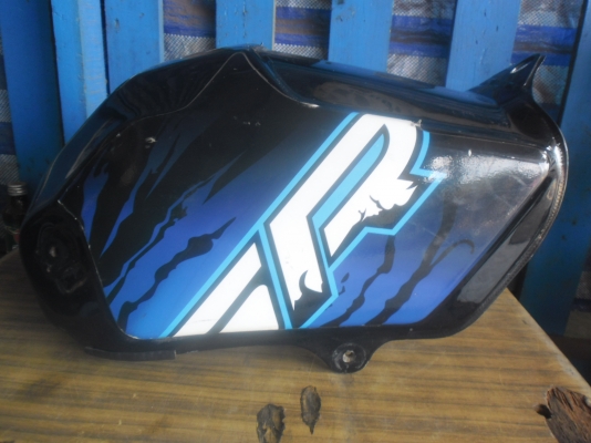 ขานถังKsr 1ใบครับ สภาพสวยๆครับ ค่อนใหม่ไม่มีสนิมครับ