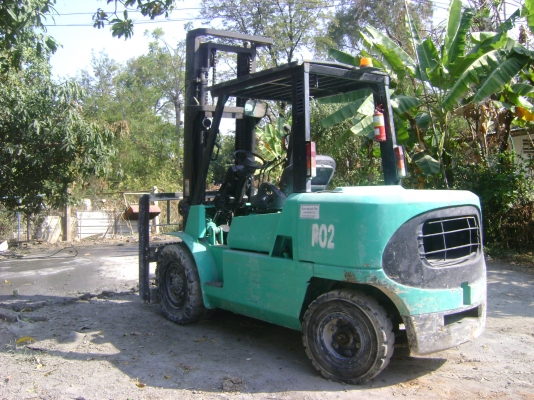 ขายด่วนรถยก 5 ตัน 500,000 บาท ขายด่วนรถยก 5 ตัน 500,000 บาท