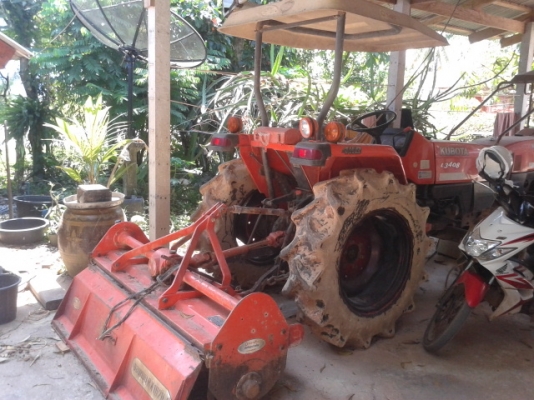 รถไถ่นาคูโบต้า รุ่น L 3408 สองเพลา พร้อมใช้งาน รถไถ่นาคูโบต้า รุ่น L 3408 สองเพลา พร้อมใช้งาน