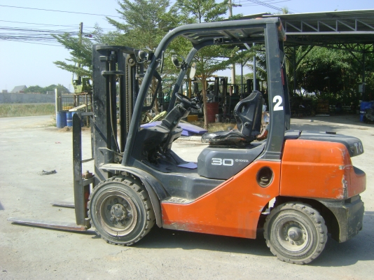 ขายรถยก 3 ตัน รุ่น 8