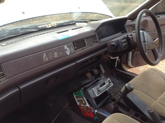 ขายรถเก๋ง MITSU GALANT สถาพยังใช้งานได้ดี แอร์เย็น ล้อแม็ก เอาไปเก็บสีหน่อยสวยเลย ทะเบียนพร้อมโอนครับ