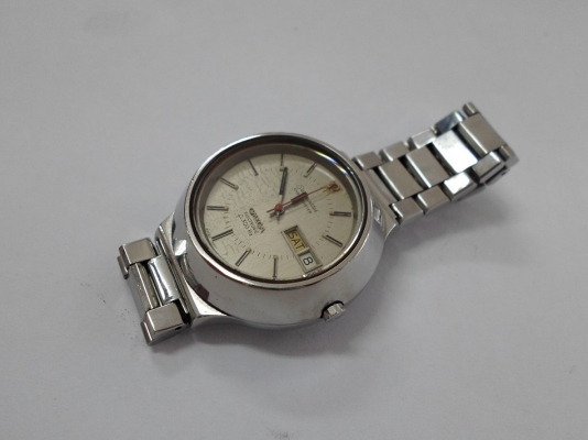 Omega Seamaster f 300 Hz Electronic Chronometer
